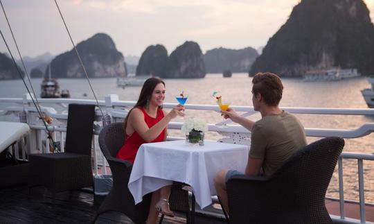 Desfrute de um cruzeiro em Hà Nội, Vietnã, em barco de passageiros