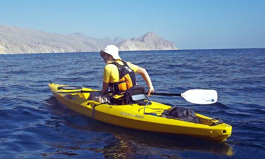 Alquila un kayak individual en Ras Al-Khaimah, Emiratos Árabes Unidos