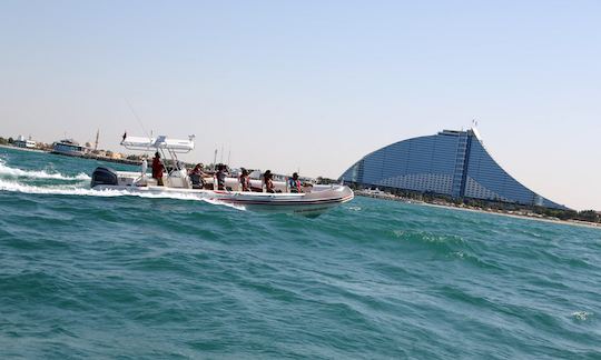 90 Minutes Speedboat Tour around Dubai Marina, Atlantis and Burj Al Arab with complimentary drinks