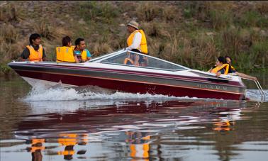 Alugue um Bowrider para 6 pessoas em Punjab, Paquistão