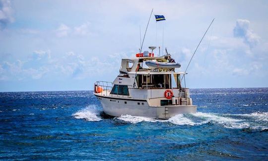 Alugue um iate a motor em Willemstad, Curaçao