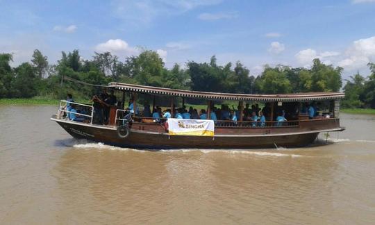 Alquile un barco por el canal en Tambon Nong Phai Baen, Tailandia