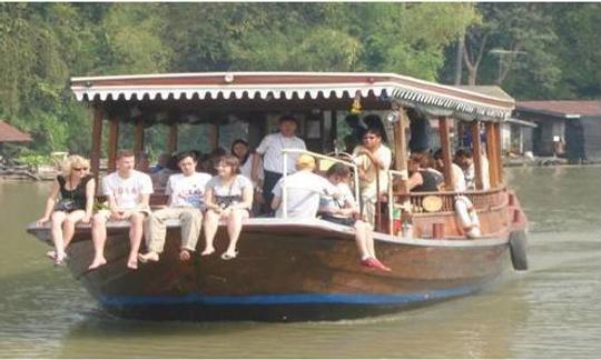 Alquile un barco por el canal en Tambon Nong Phai Baen, Tailandia