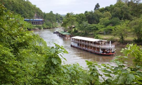 Alquile un barco The RV River Kwai Canal de 120 pies en Kanchanaburi, Tailandia