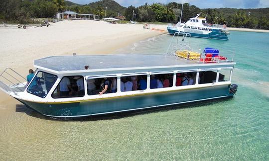 Profitez de notre excursion en bateau à fond de verre sur l'île de Great Keppel