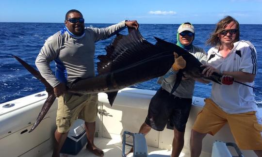 Profitez de la pêche à Sardinal de Carrillo, au Costa Rica, sur le 37' Bertram Sport Fisherman