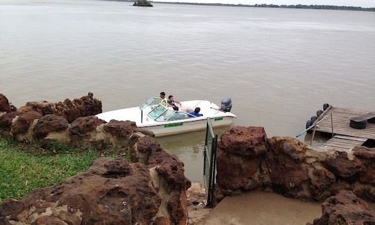 Passez du temps à pêcher à Paso de la Patria, en Argentine, sur Bowrider