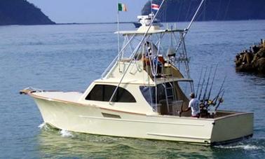 Charter de pesca deportiva para pescadores de 38 pies en Herradura, Costa Rica