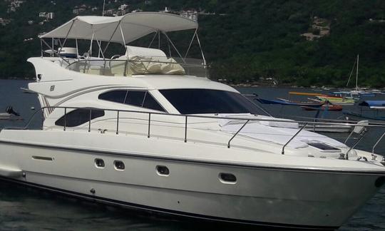 Yacht à moteur Charter Ferretti 48 à Acapulco, Mexique