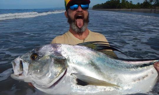 Viaje de pesca con una amable tripulación en San José, Costa Rica, en Sport Fisherman