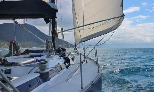 Veleiro para fretamento de um dia e passeios à vela em Ilhabela-SP, Brasil