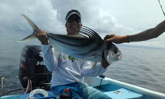 Disfrute de la pesca en Bahía Drake, Costa Rica con el Capitán Jorge