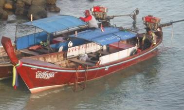 Aluguel de barco tradicional em Tambon Ko Tarutao, Tailândia para até 9 passageiros