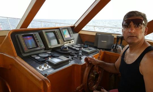 Barcos de pesca Matrex de 72 pés para alugar