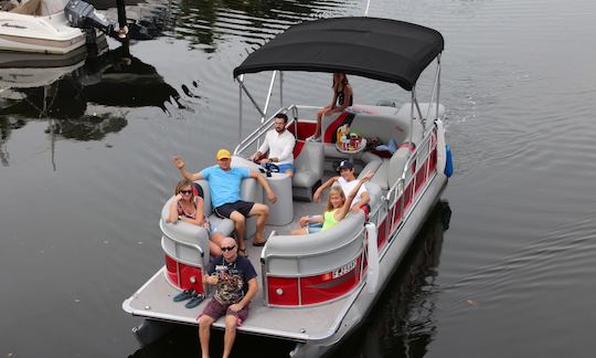 Barco Bentley de lujo para fiestas en pontones 2021 en Hollywood