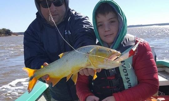 Disfrute de la pesca en Concordia, Argentina, en Jon Boat