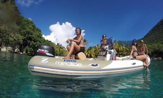 Louez le bateau gonflable semi-rigide Zodiac Medline 550 à Basse-Terre, en Guadeloupe