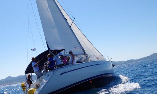 Alquiler de veleros en monocasco Bavaria 37 en Zadar