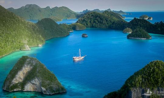 Wisesa Cruising Raja Ampat (Wisesa Liveaboard) Mergulho com snorkel e mergulho