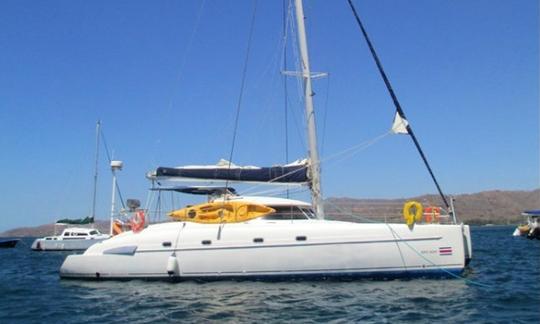 Zafira is a 46' Fontaine Pajot catamaran. We can accommodate up to 40 people on a private tour.