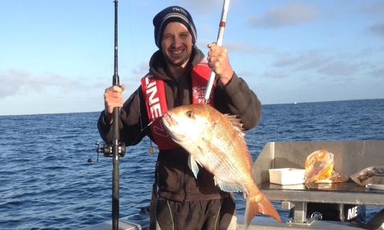 Profitez de la pêche à New Plymouth, en Nouvelle-Zélande, sur Cuddy Cabin