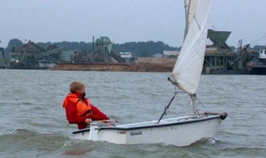 Alquila el bote de vela Optimist en Kinrooi, Bélgica