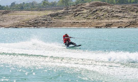 Desfrute de wakeboard em Khyber Pakhtunkhwa, Paquistão