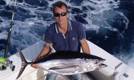 Viaje de pesca en Playa Blanca, España en Sport Fisherman