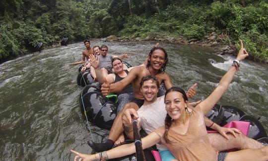 Aventure d'une journée en rafting à Bohorok, en Indonésie