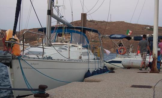 Jeanneau SunOdyssey 362 Cruising Monohull em Alimos, Grécia