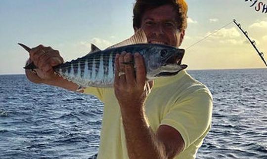 Profitez de la pêche à Puerto Calero, en Espagne, sur Cuddy Cabin