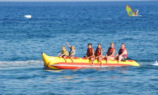 Passeios de banana boat e passeios de sofá em Rodos, Grécia