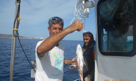 トロール船でギリシャのポロニアで釣りをお楽しみください