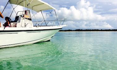 23' Boston Whaler Center Console !!!