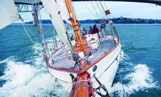 Sailing Classic Charter On 67ft