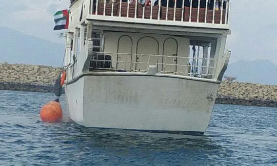 Alquile un barco tradicional en Fujairah, Emiratos Árabes Unidos