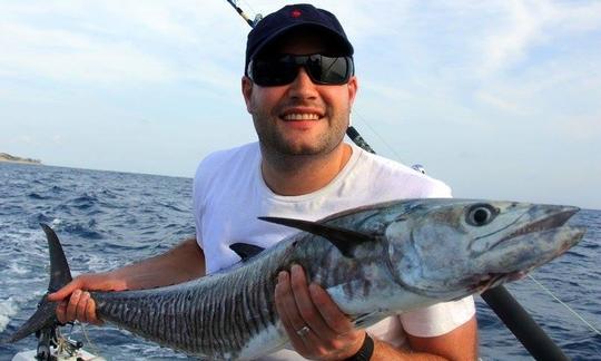 Disfrute de la pesca en Vilanculos, Mozambique, en la consola central Sailfish de 27 pies