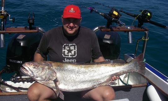 Disfruta de la pesca en la bahía de Struis, Sudáfrica, en Cuddy Cabin