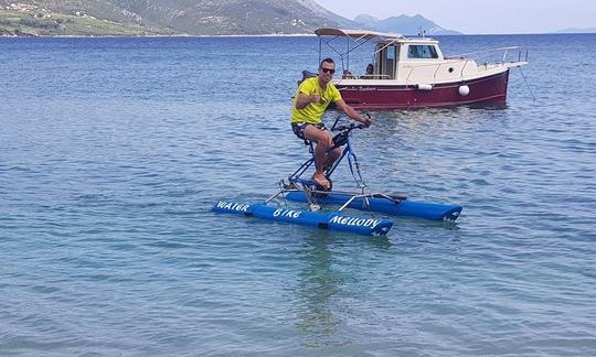 Alugue uma bicicleta aquática em Stanković, Croácia