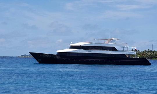 Louez un méga-yacht Azalea Power de 98 pieds à Malé, aux Maldives