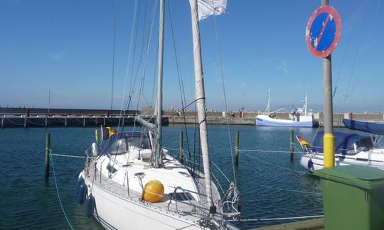 Carta de vela no iate à vela “Tanaco” Jeanneau de 42 pés em Nieuwpoort, Bélgica