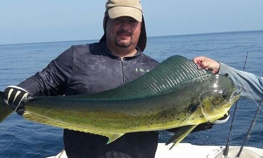 ¡Emocionante aventura de pesca o placer en Herradura, Costa Rica!