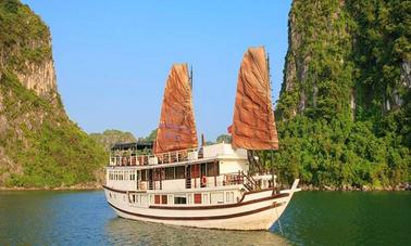 Garden Bay Cruise Halong