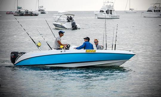 Profitez de la pêche à Rivière Noire, à Maurice, sur 30' Sports Fisherman