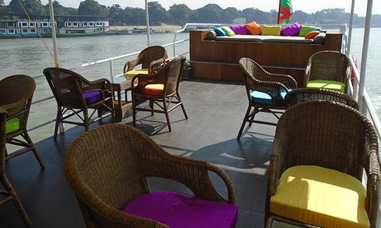 Alquiler de yates a motor River Lounge en Mandalay, Myanmar (Birmania)