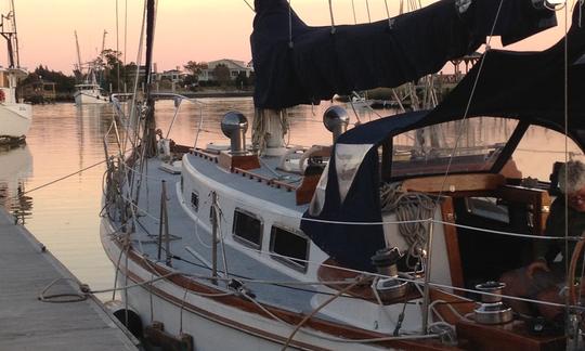 SV/Shamrock- 42 ft Yawl, max 6 passengers