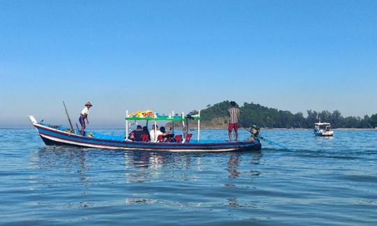 Excursion amusante sur un bateau traditionnel pour 10 personnes à Yangon, au Myanmar !