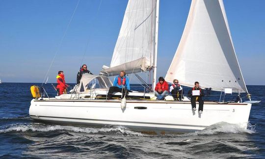 34' Beneteau Oceanis Sailing Yacht