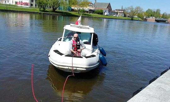 Disfruta de clases de lancha motora en Elbląg, Polonia