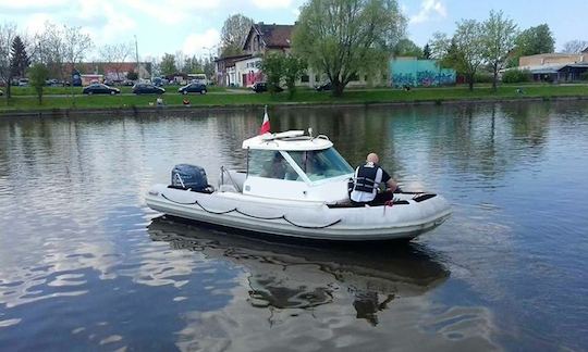 Disfruta de clases de lancha motora en Elbląg, Polonia